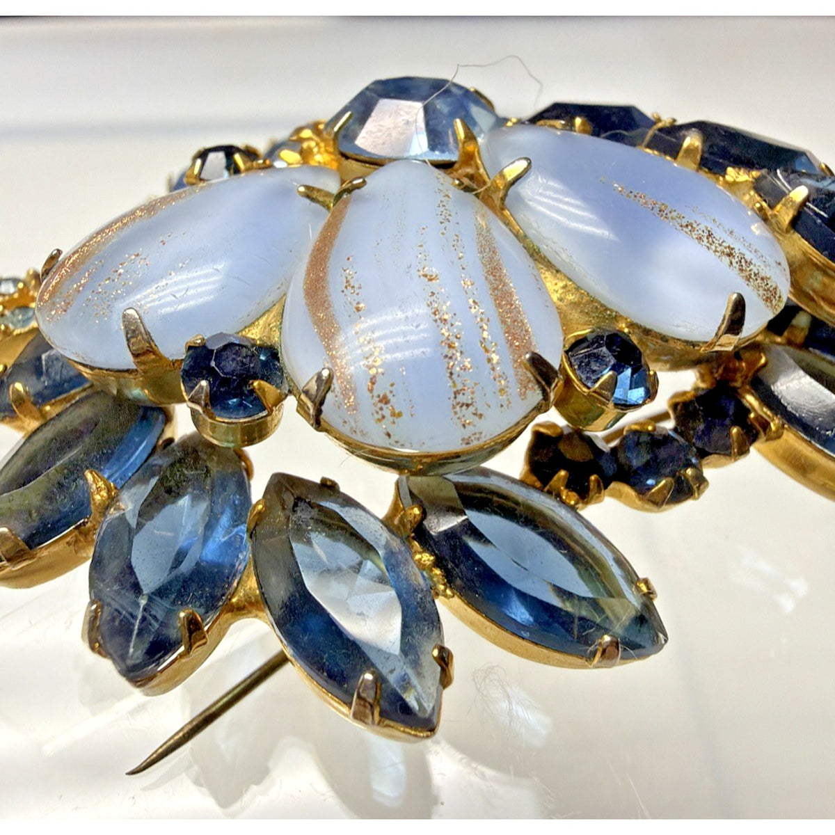 Vintage Juliana DeLizza Elster Gold Fluss Blue Floral Rhinestone Brooch As Is