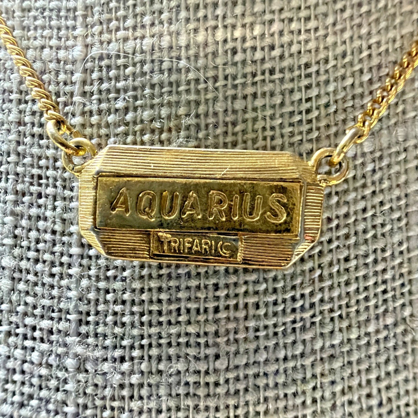 Vintage Crown Trifari Gold Tone Aquarius Zodiac Pendant Necklace
