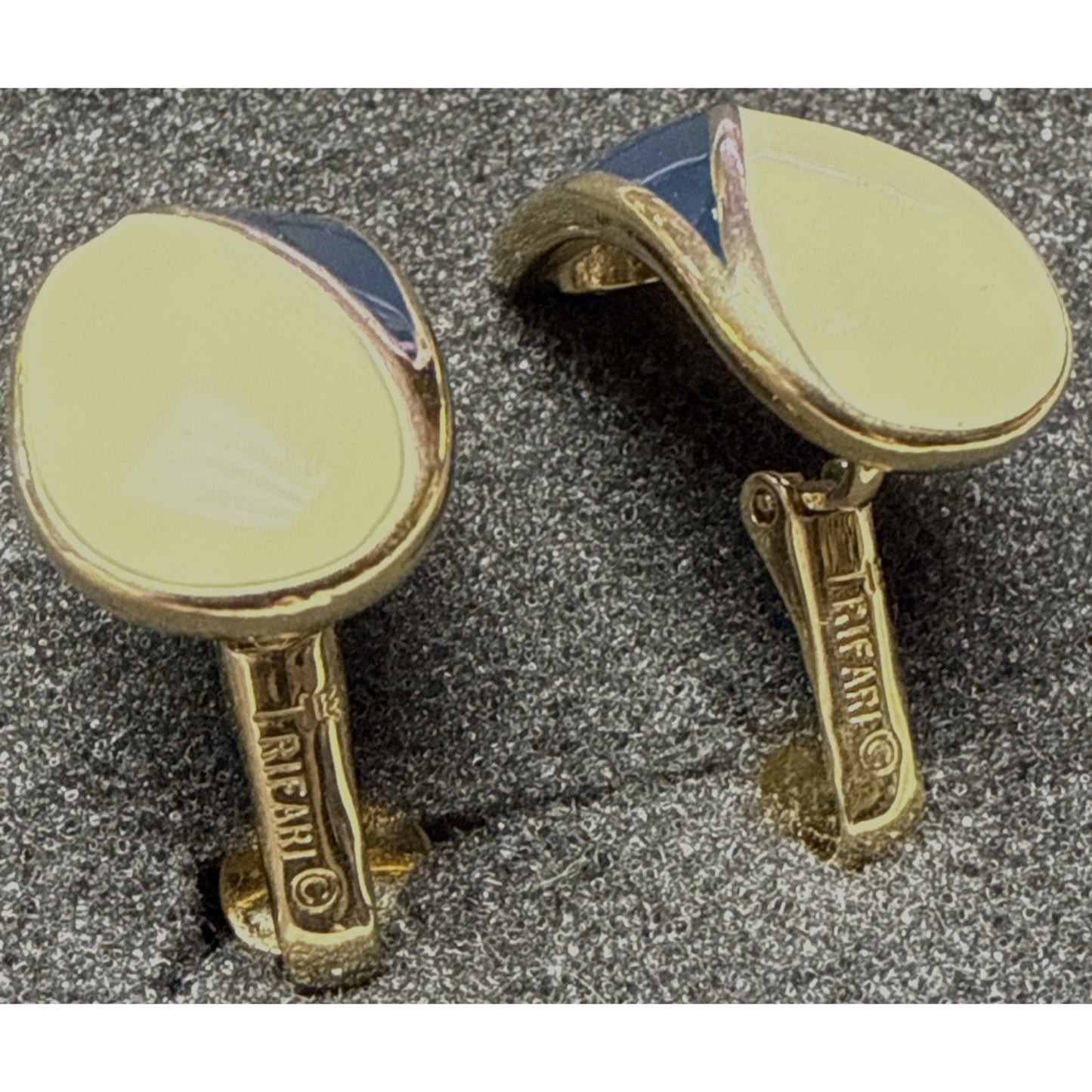 Vintage Crown Trifari Gold Tone Enamel Cream White Navy Blue Clip On Earrings