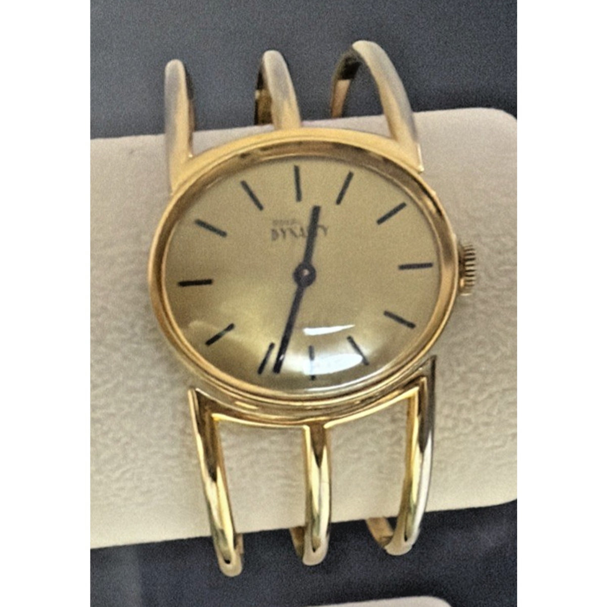 Vintage Royal Dynasty 17 Jewels Watch Cuff Bracelet Gold Tone Works