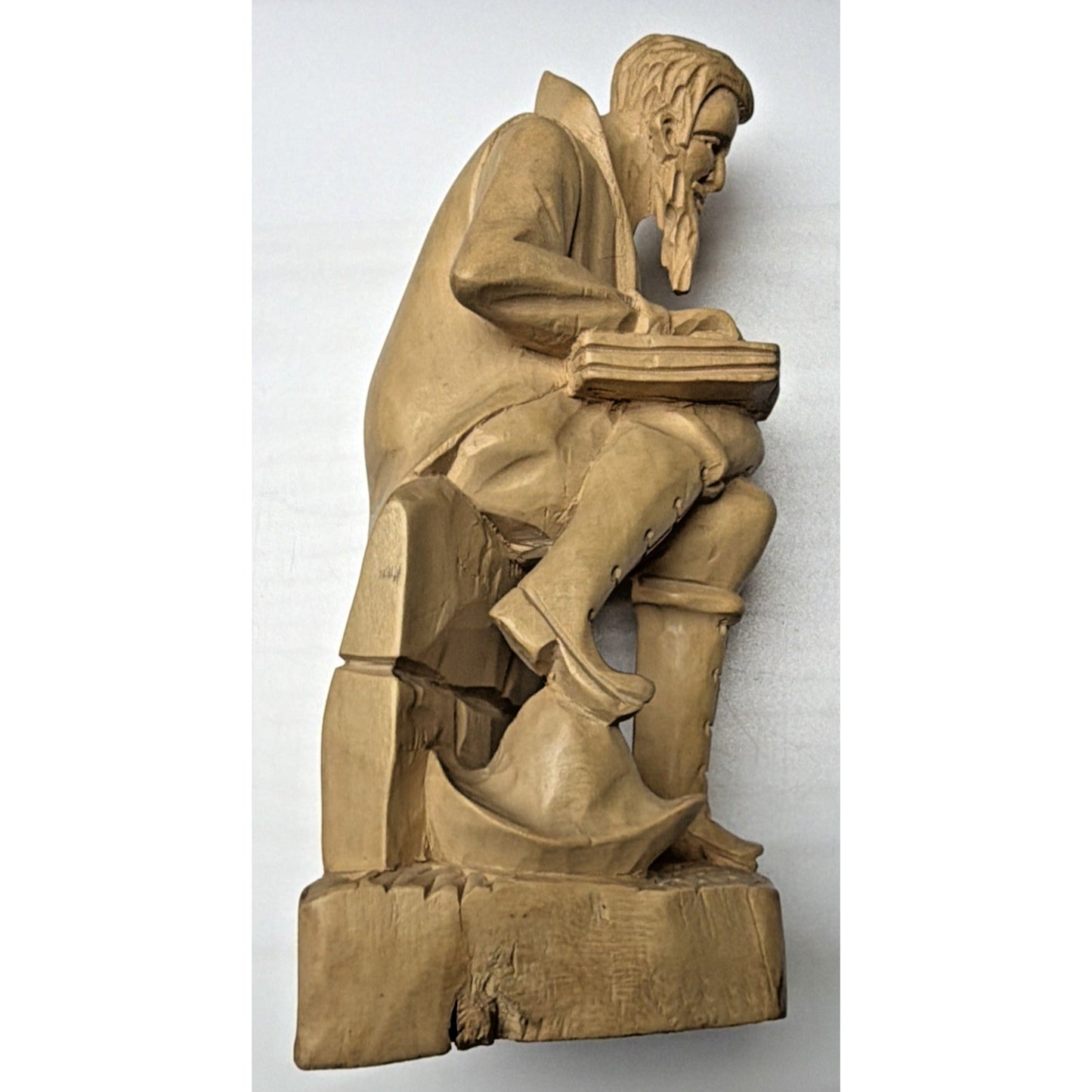 Vintage Don Quixote The Man of La Mancha Wood Carving Sitting Reading Book
