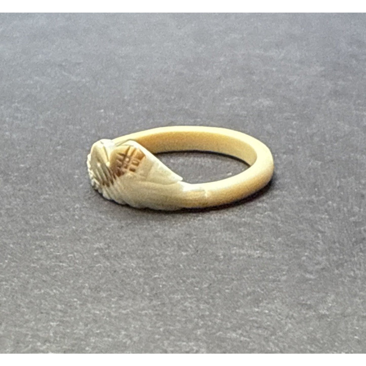 Vintage Southwest Style Bird in Flight Carved Shell Ring Sz 5.75