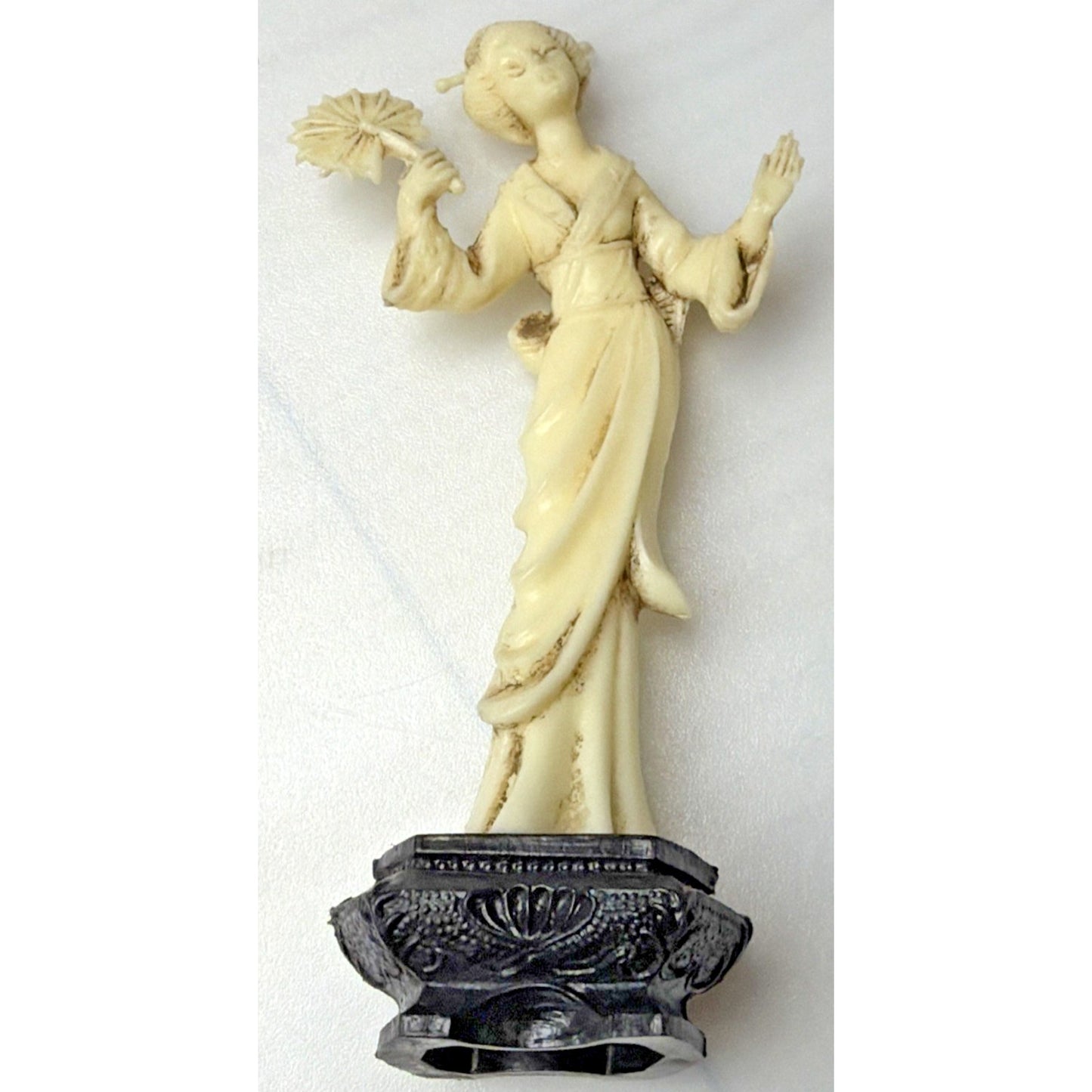 Vintage Depositato Fontanini Chinoiserie Asian Inspired Geisha Girl Fan Figurine