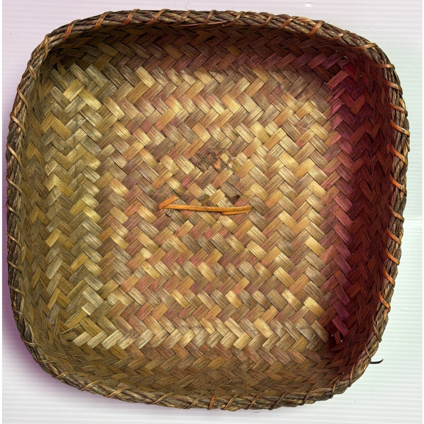 Old Rattan Woven Bamboo Storage Basket Sewing Woven Handle Lid Container
