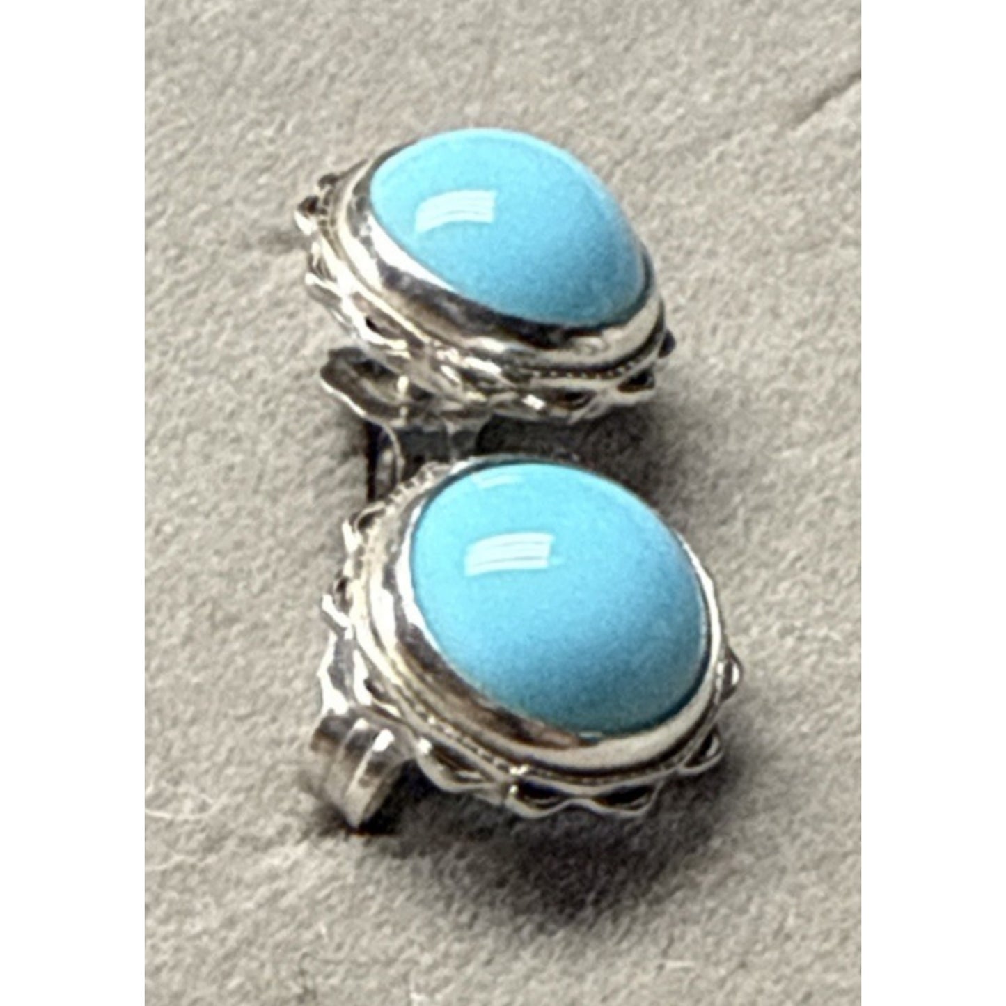 Vintage ZZ 14k White Gold Blue Turquoise Stud Earrings