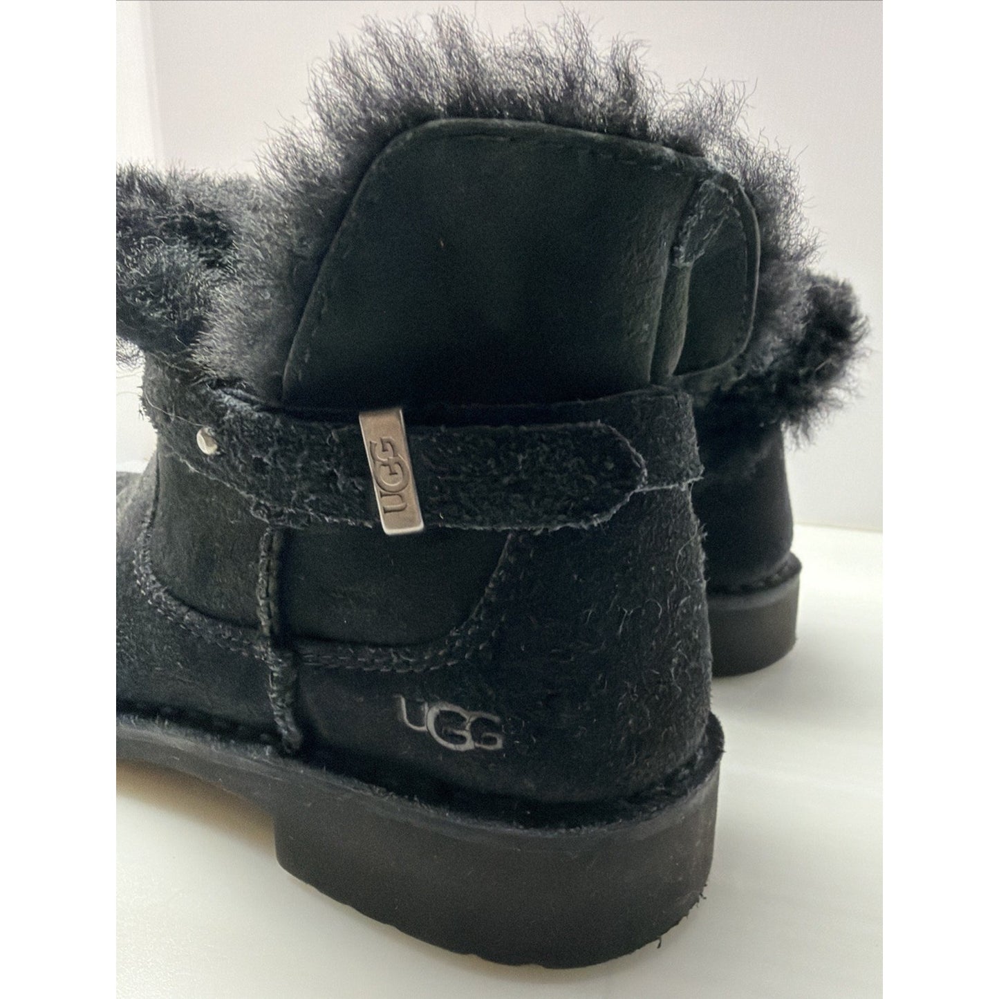 Ugg Elisa Black Suede Shearling Buckle Ankle Boot Sz 6