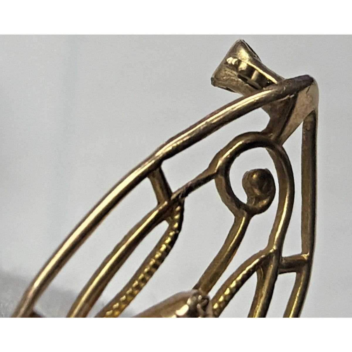 Art Nouveau 10K Yellow Gold Ornate Bar Pin As Is
