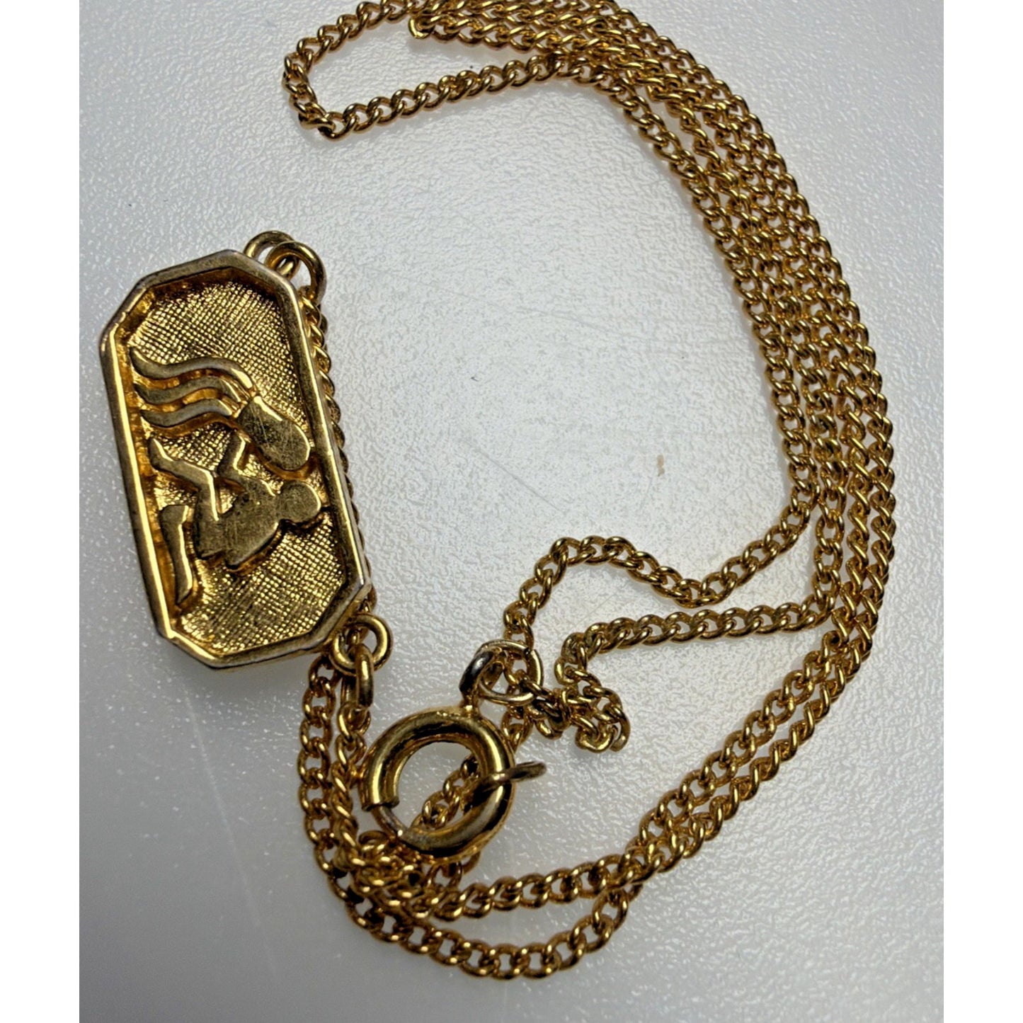 Vintage Crown Trifari Gold Tone Aquarius Zodiac Pendant Necklace