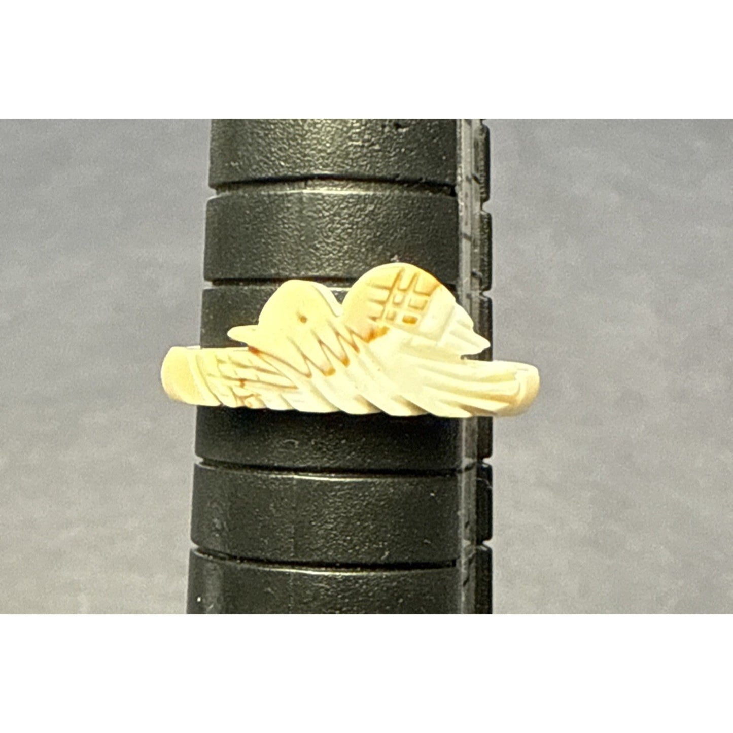 Vintage Southwest Style Bird in Flight Carved Shell Ring Sz 5.75