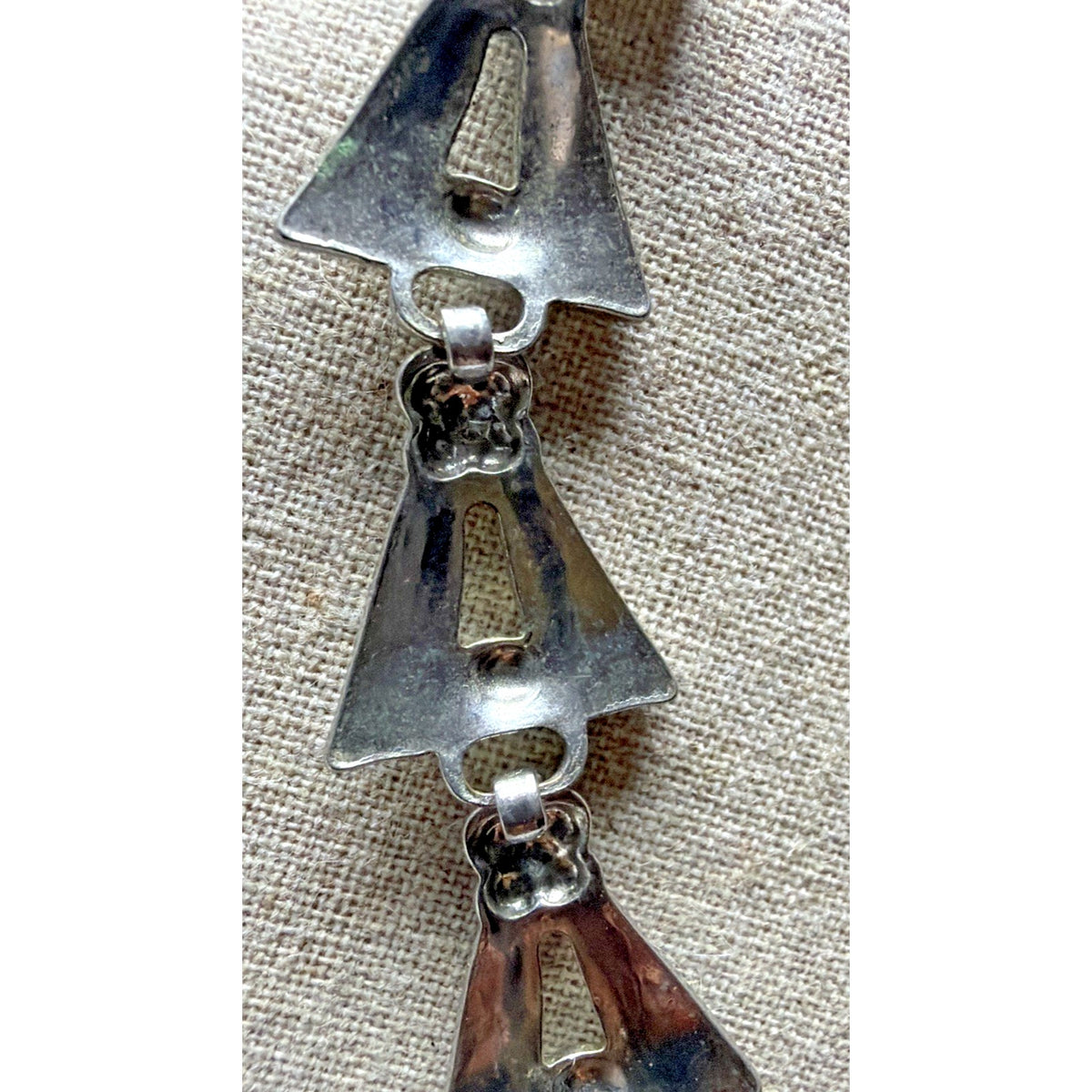 Modernist Silver Link Necklace Triangular Engraved Arrowhead Etched Fly Wings
