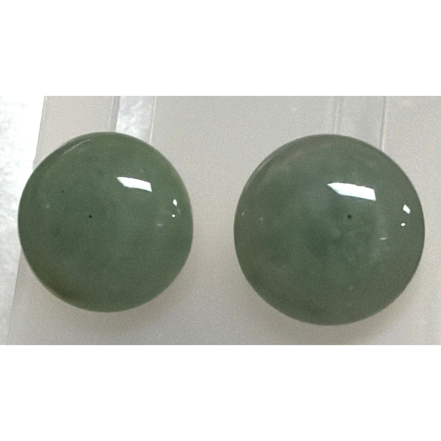 Vintage Crown Trifari Jade Green Glass Cabochon Clip Earrings Gold Tone Round As