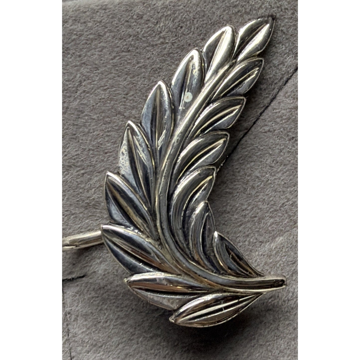 Vtg Bell Trading Post Sterling Silver Leaf Earrings Feathered Screw Back Card