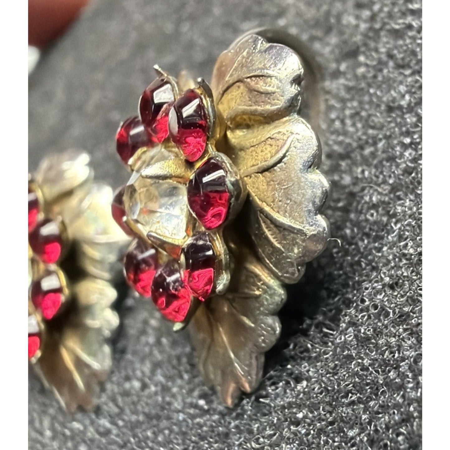 Vintage Gold Tone Leaf Screw Back Earrings Ruby Red Rhinestone White Clear