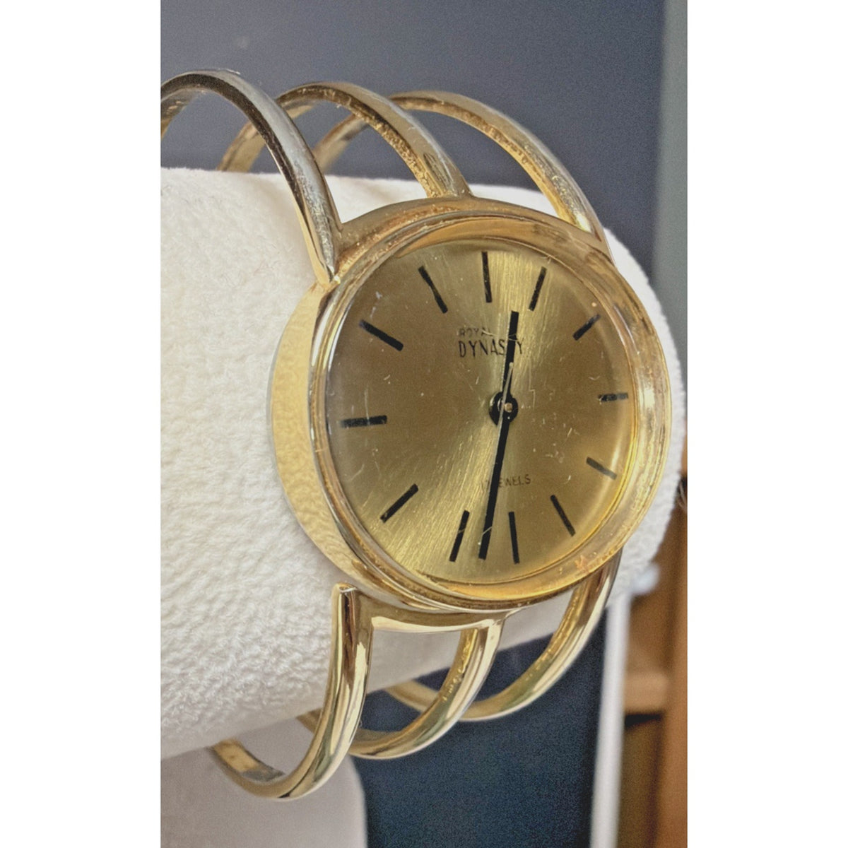 Vintage Royal Dynasty 17 Jewels Watch Cuff Bracelet Gold Tone Works