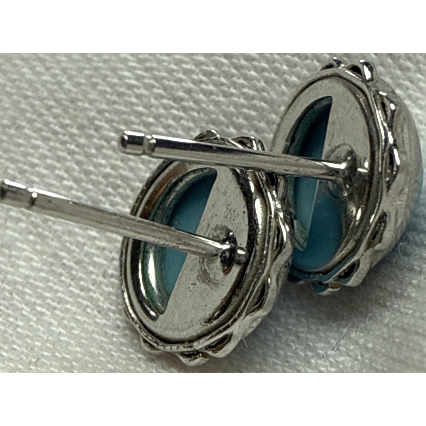 Vintage ZZ 14k White Gold Blue Turquoise Stud Earrings
