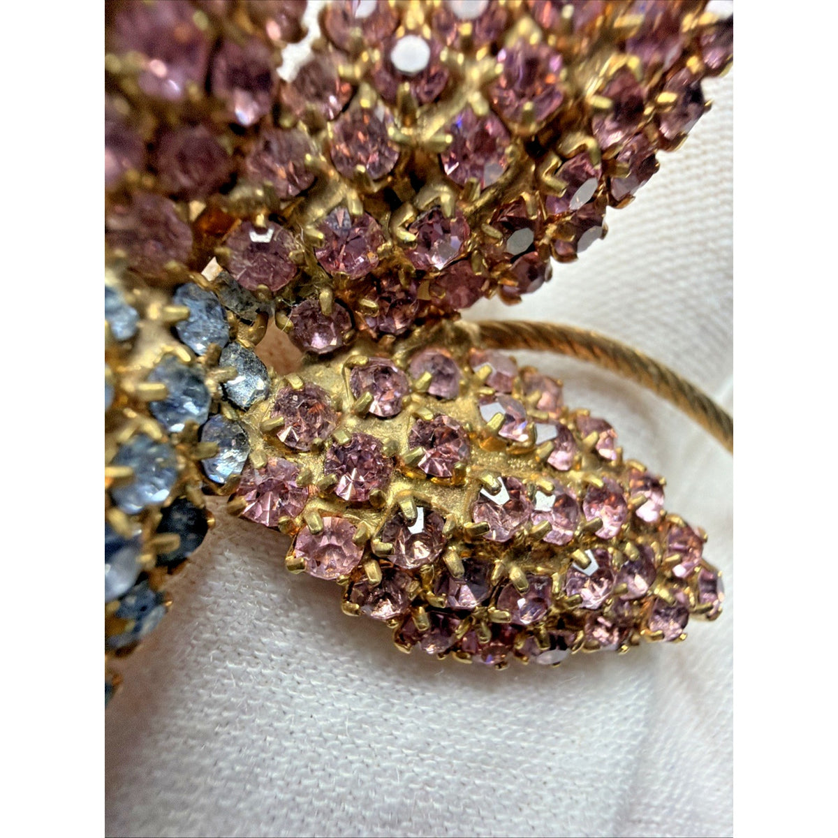 Vtg Unsigned Hobe Pave Crystal Fuchsia Flower Brooch UV Reactive As Is Damage