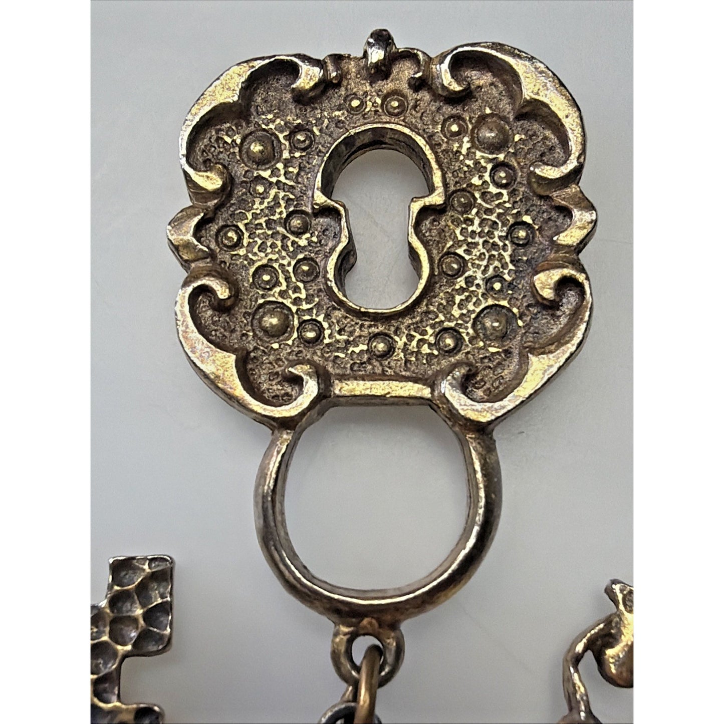 Vintage Bronze Gold Tone Ornate Skeleton Key Brooch Pin Hanging Padlock