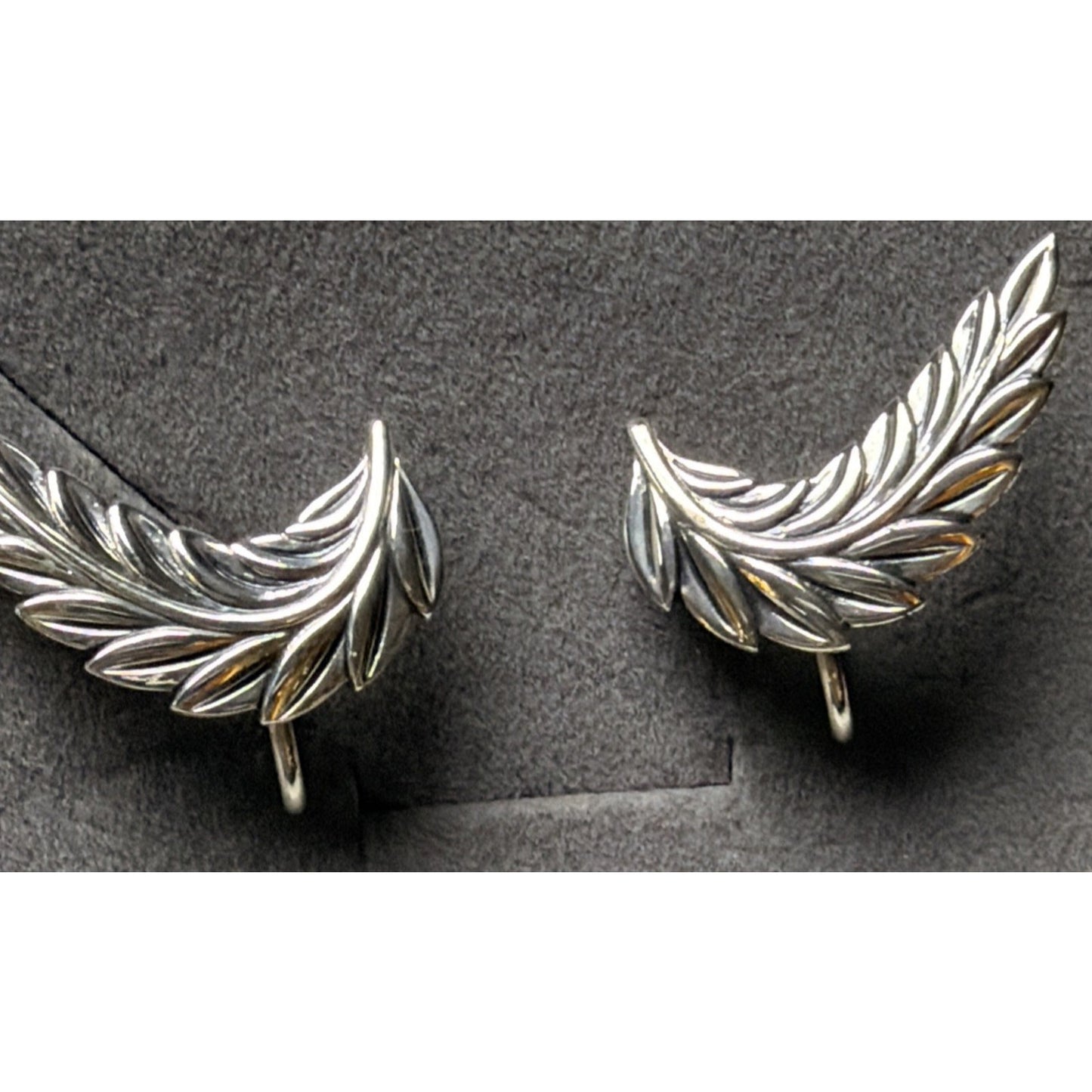 Vtg Bell Trading Post Sterling Silver Leaf Earrings Feathered Screw Back Card