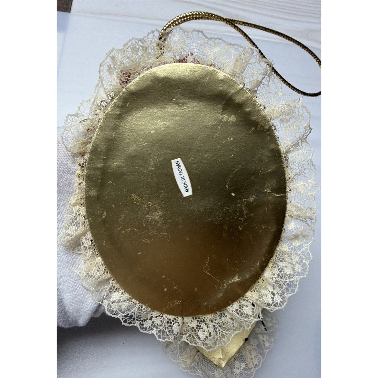 Vintage Lot of 4 Cameo Lace Gold Ornaments Victorian Taiwan As Is