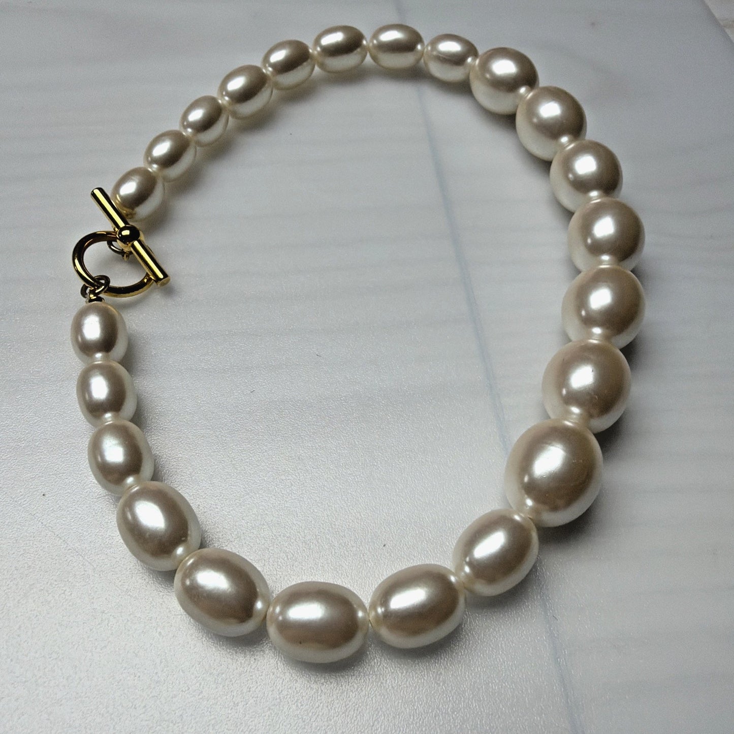 Vintage Large Chunky Faux Pearl Necklace Choker Toggle