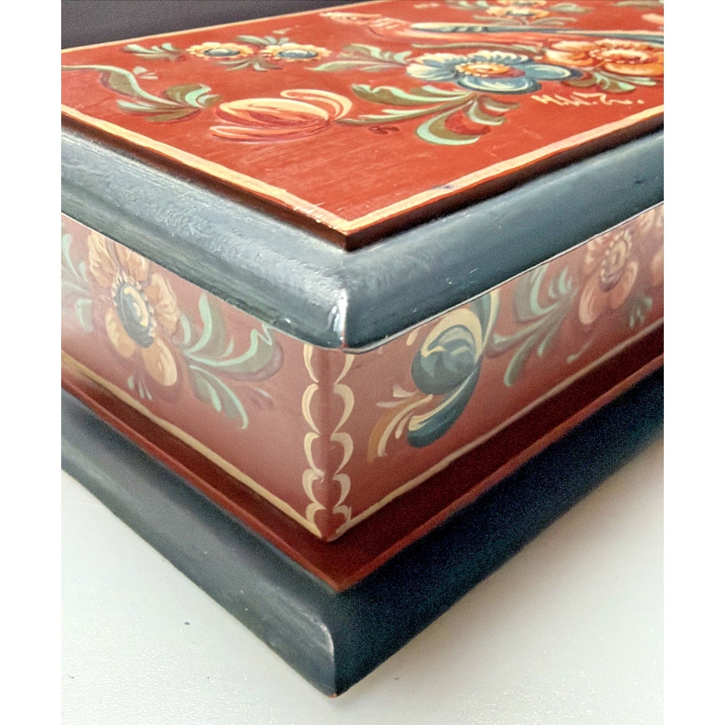 Folk Art Hindeloopen Wood Hand Painted Box Signed HW Zeed Bird Floral Hinged