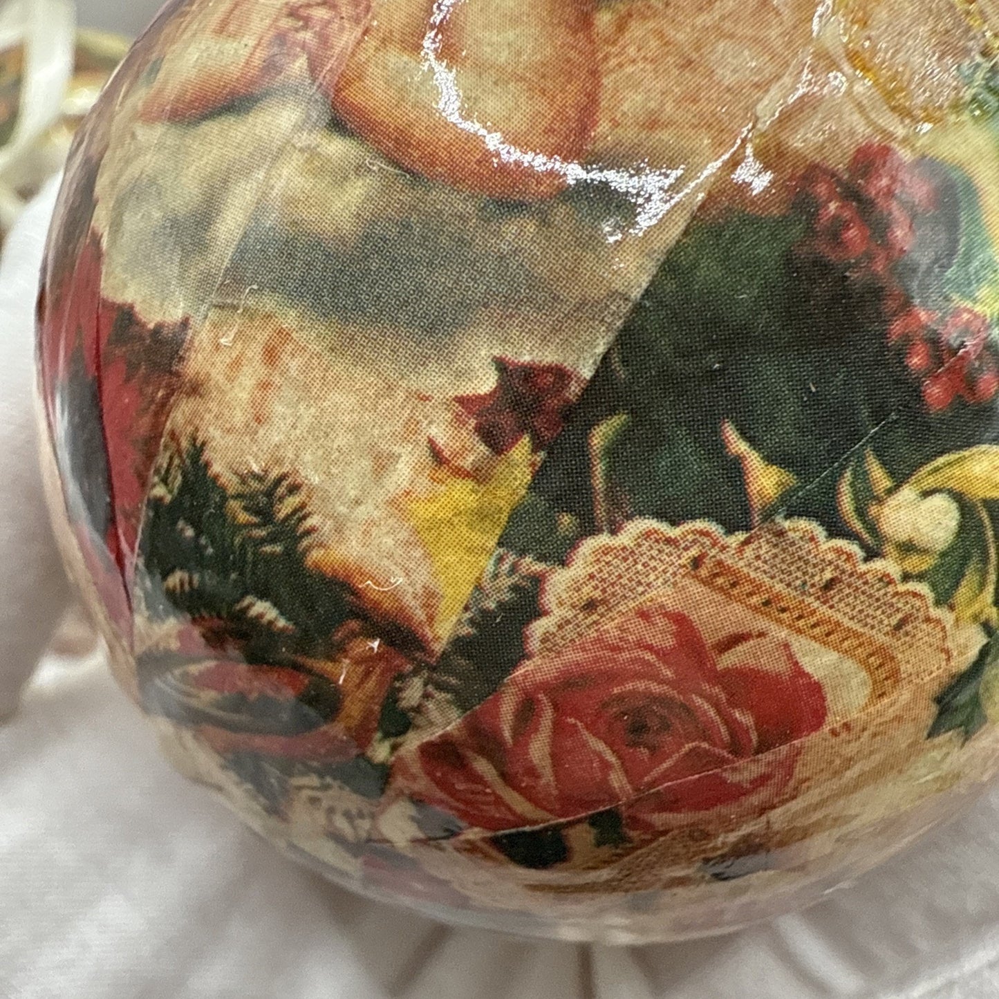 Vintage Set of 6 Christmas Decoupage Paper Mache Victorian Ornaments Box Ribbon