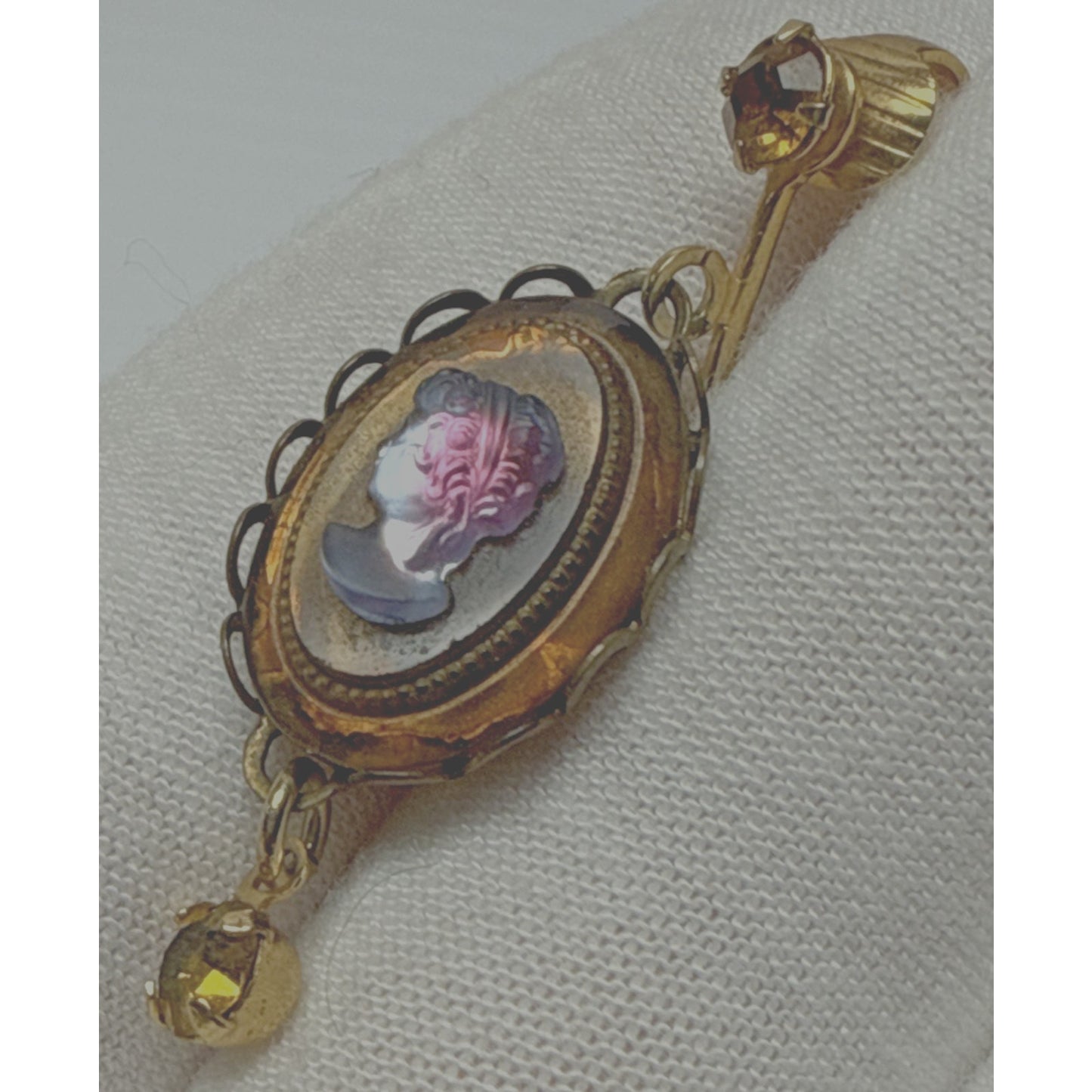 Vintage Juliana D&E Celebrity Glass Intaglio Cameo Clip Earring 1 Only