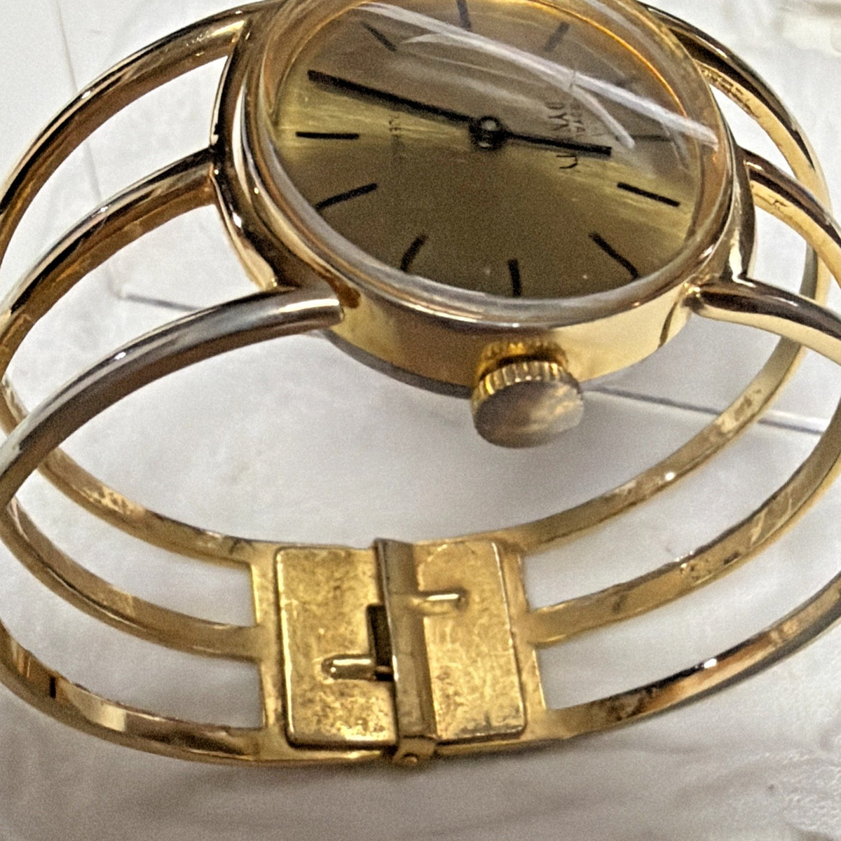 Vintage Royal Dynasty 17 Jewels Watch Cuff Bracelet Gold Tone Works