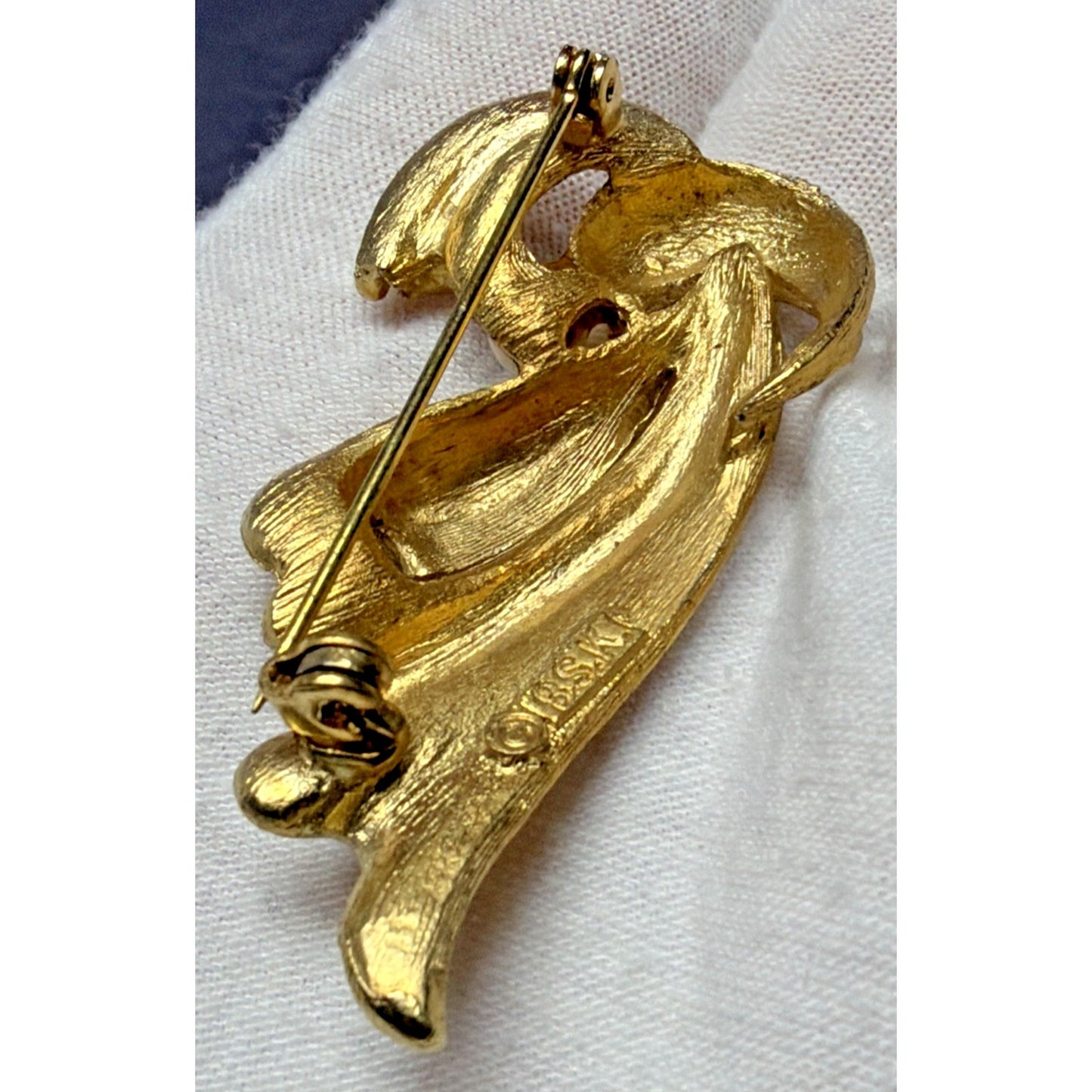 Vintage BSK Brushed Gold Tone Ribbon Faux Pearl Brooch