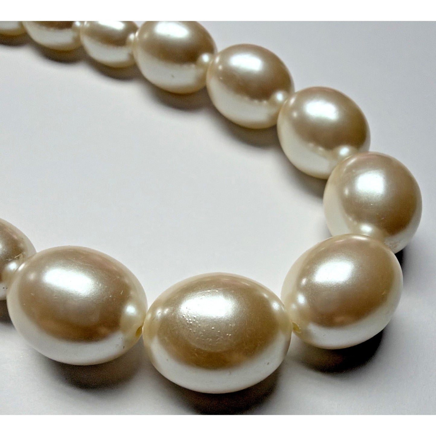 Vintage Large Chunky Faux Pearl Necklace Choker Toggle