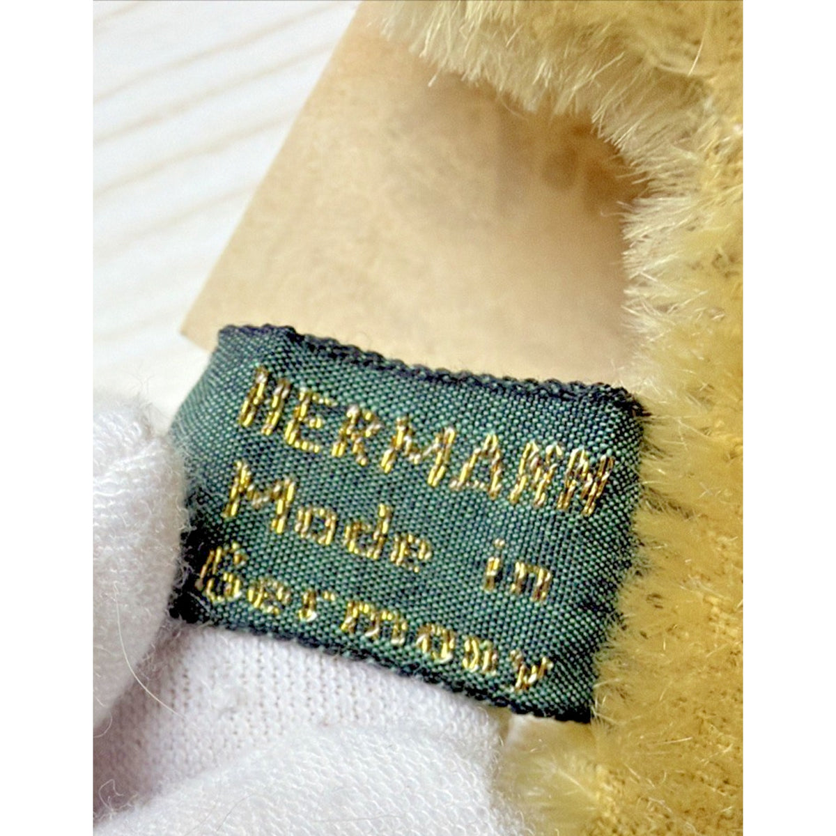 Vintage Hermann Spielwaren 1996 Christmas Bear Pin Brooch Mohair Tags