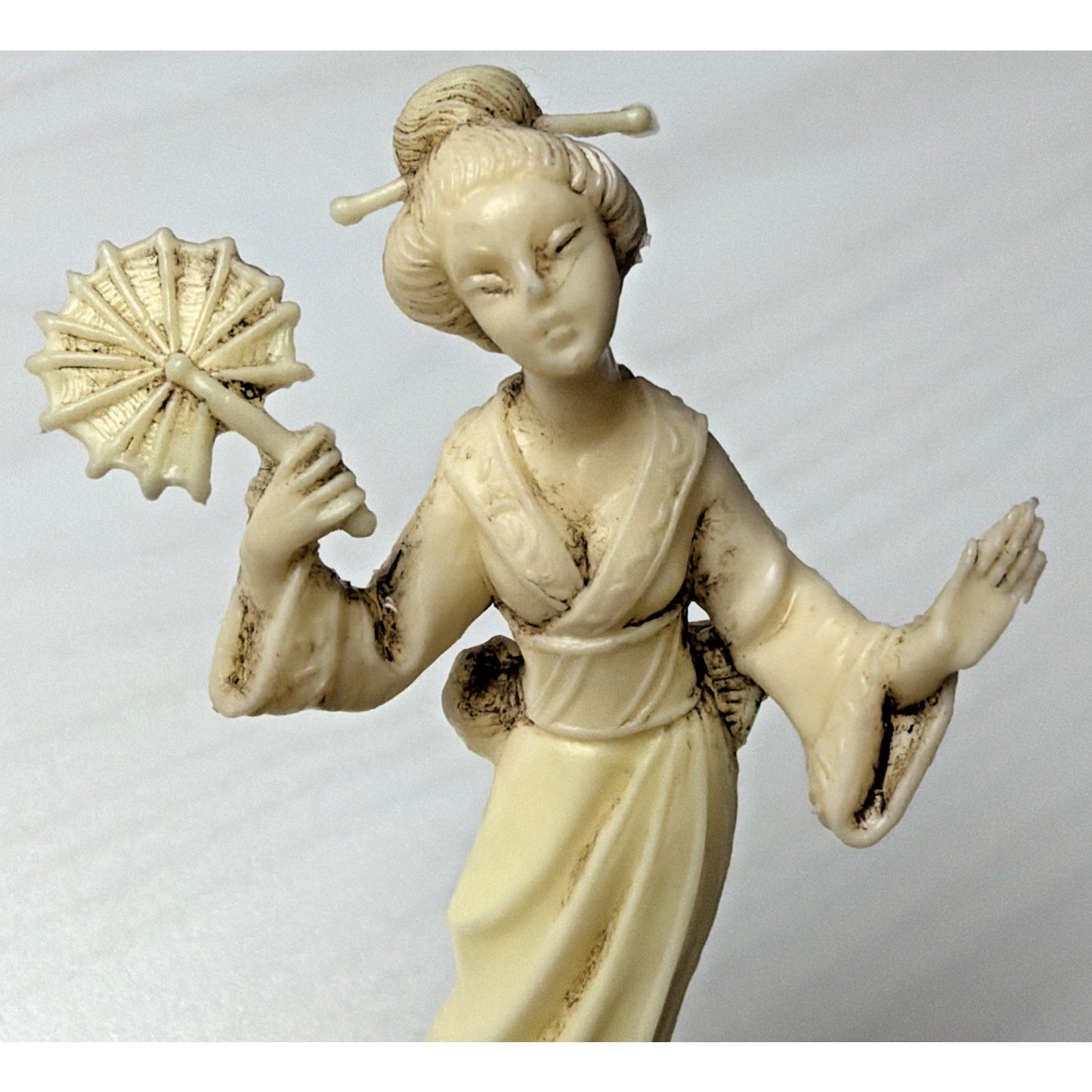 Vintage Depositato Fontanini Chinoiserie Asian Inspired Geisha Girl Fan Figurine