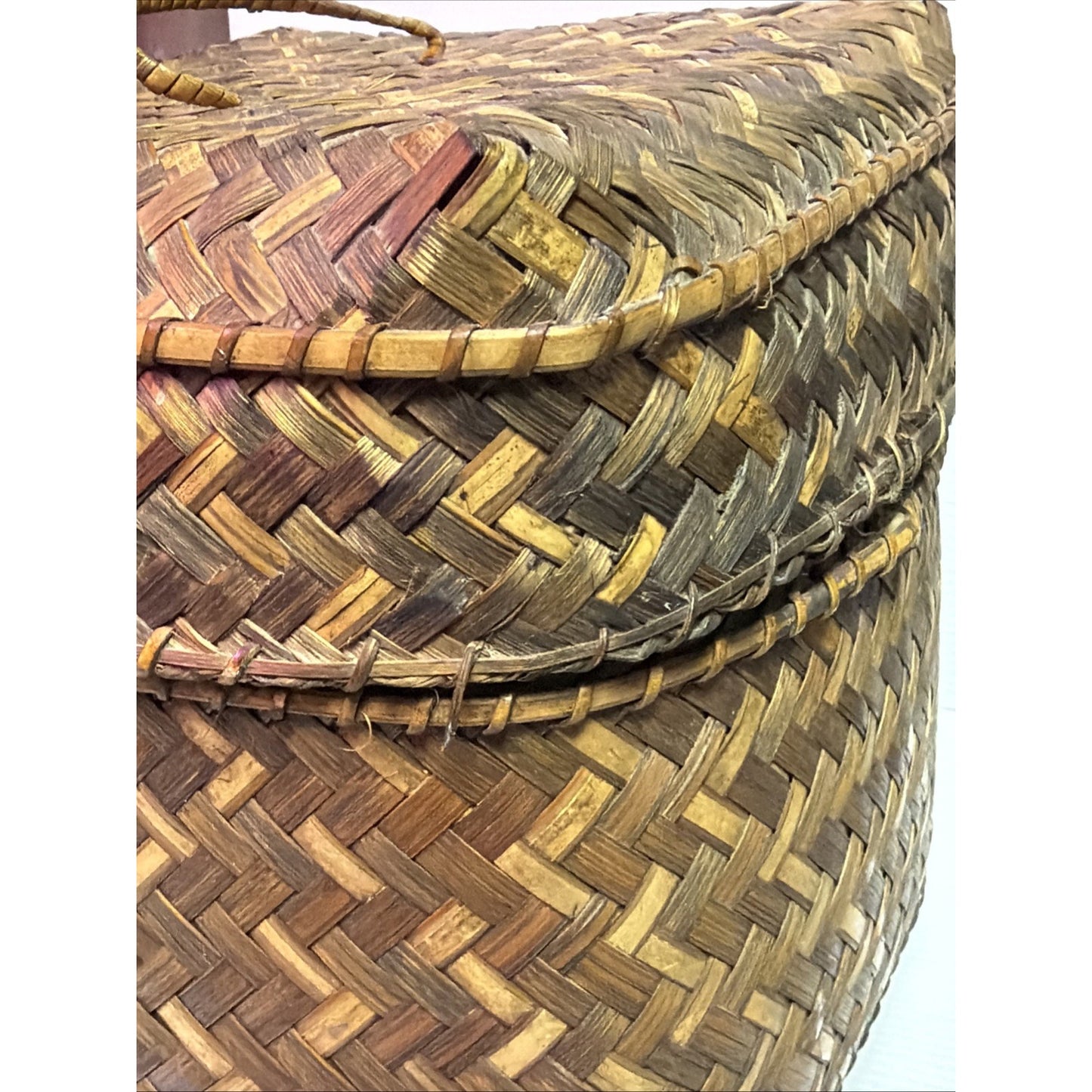 Old Rattan Woven Bamboo Storage Basket Sewing Woven Handle Lid Container