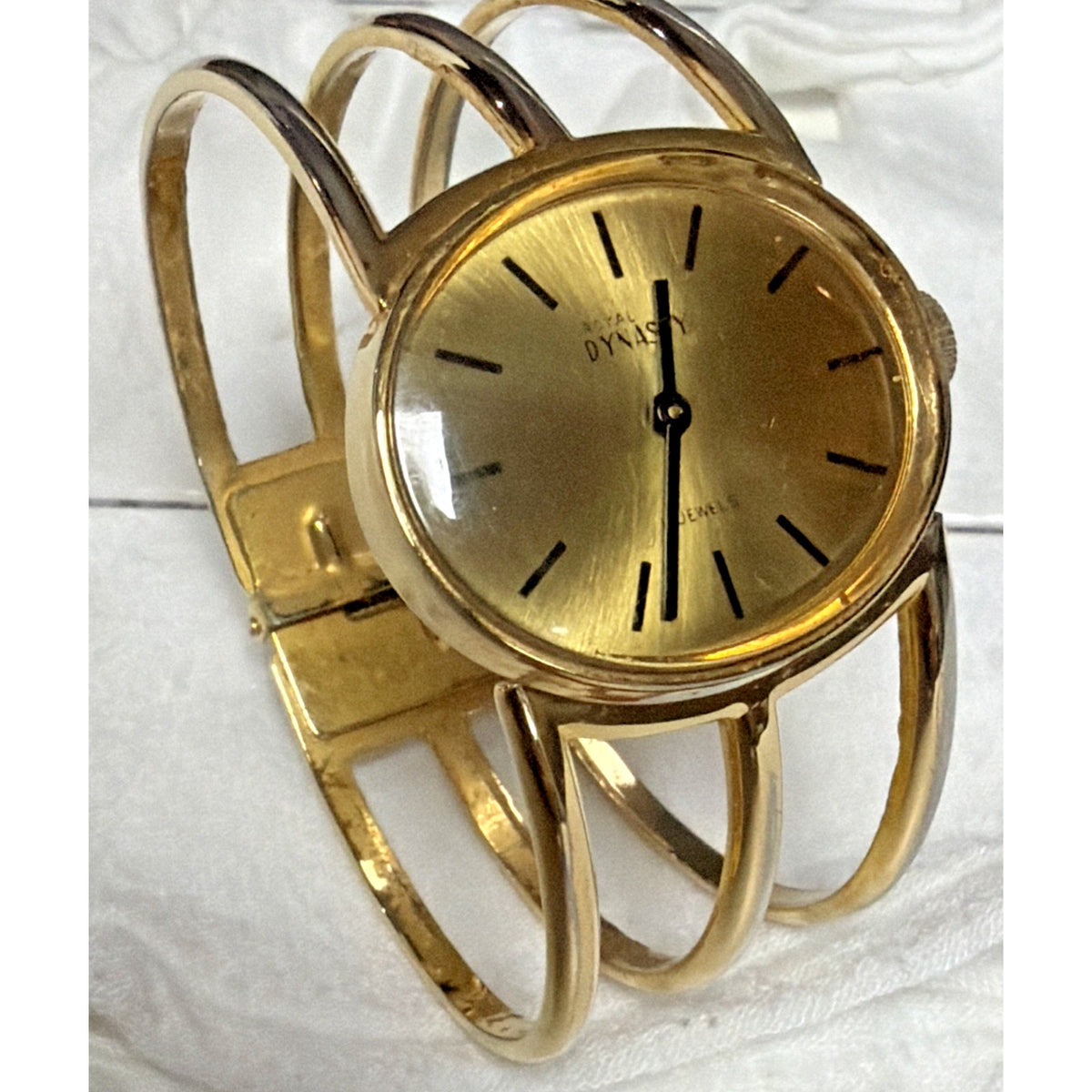 Vintage Royal Dynasty 17 Jewels Watch Cuff Bracelet Gold Tone Works