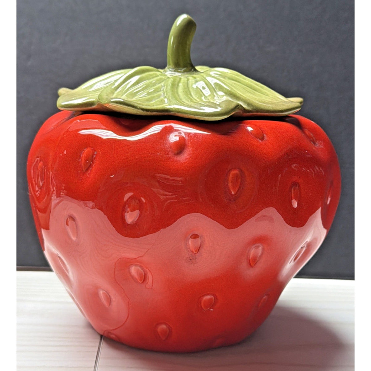 Vintage Metlox Pottery Poppy Trail Strawberry Cookie Jar Ceramic Canister 7"