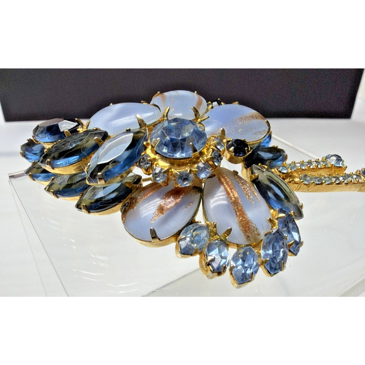Vintage Juliana DeLizza Elster Gold Fluss Blue Floral Rhinestone Brooch As Is
