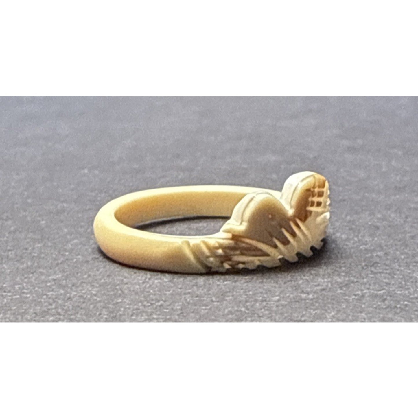 Vintage Southwest Style Bird in Flight Carved Shell Ring Sz 5.75