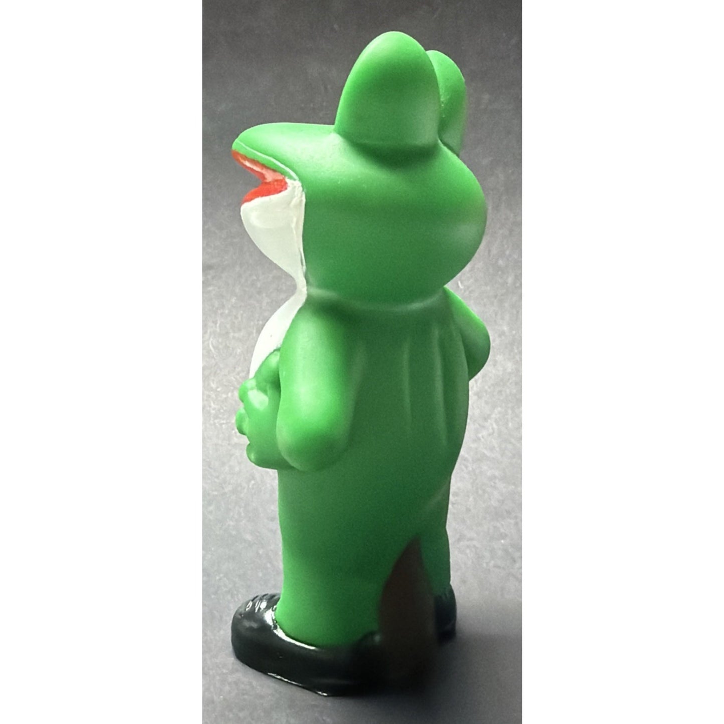 Vintage John Freilassing D8228 Squeaking Frog Toad Rubber Toy Rare