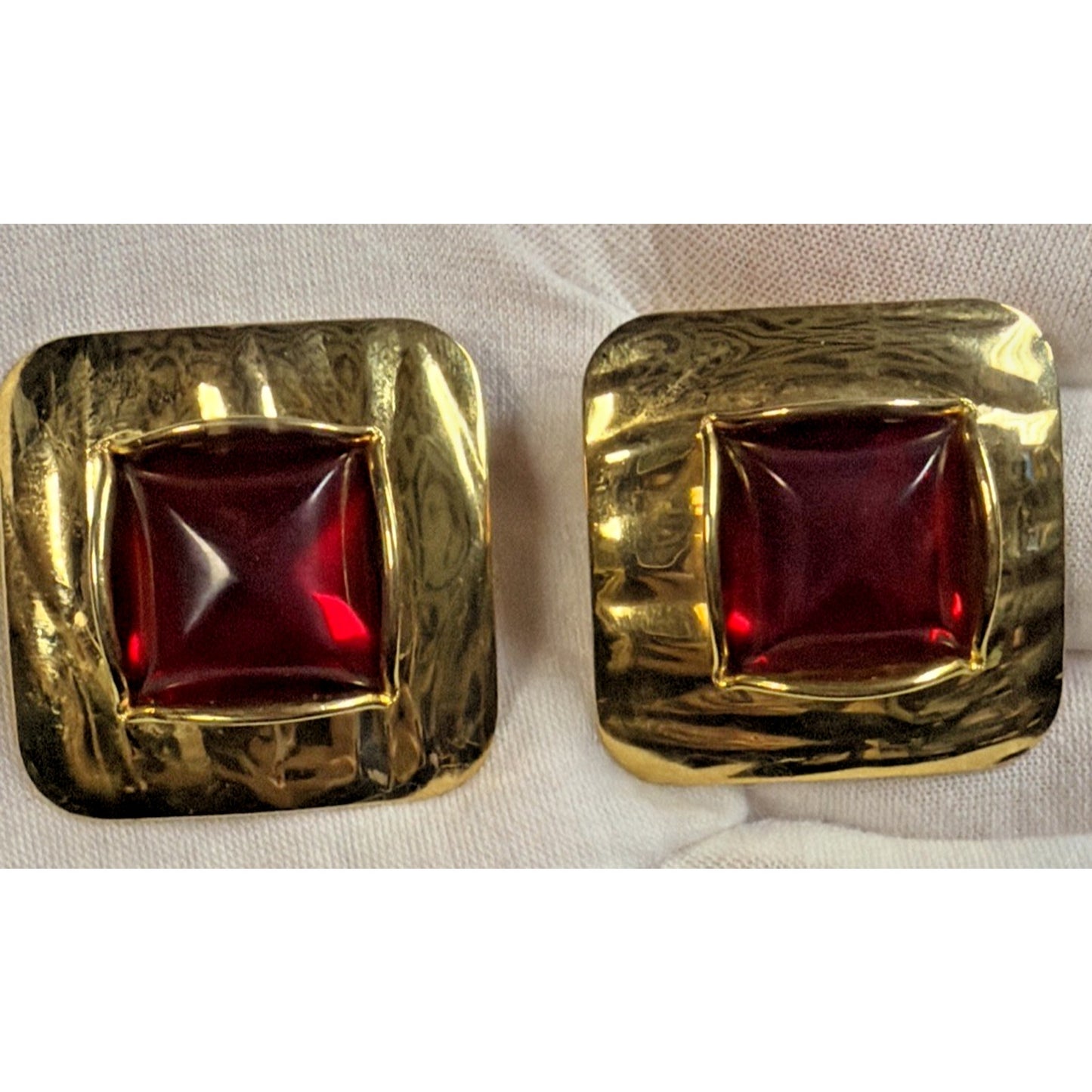 Vintage Jewels by Park Lane Chunky Gold Tone Clip On Earrings Red Jelly Lucite