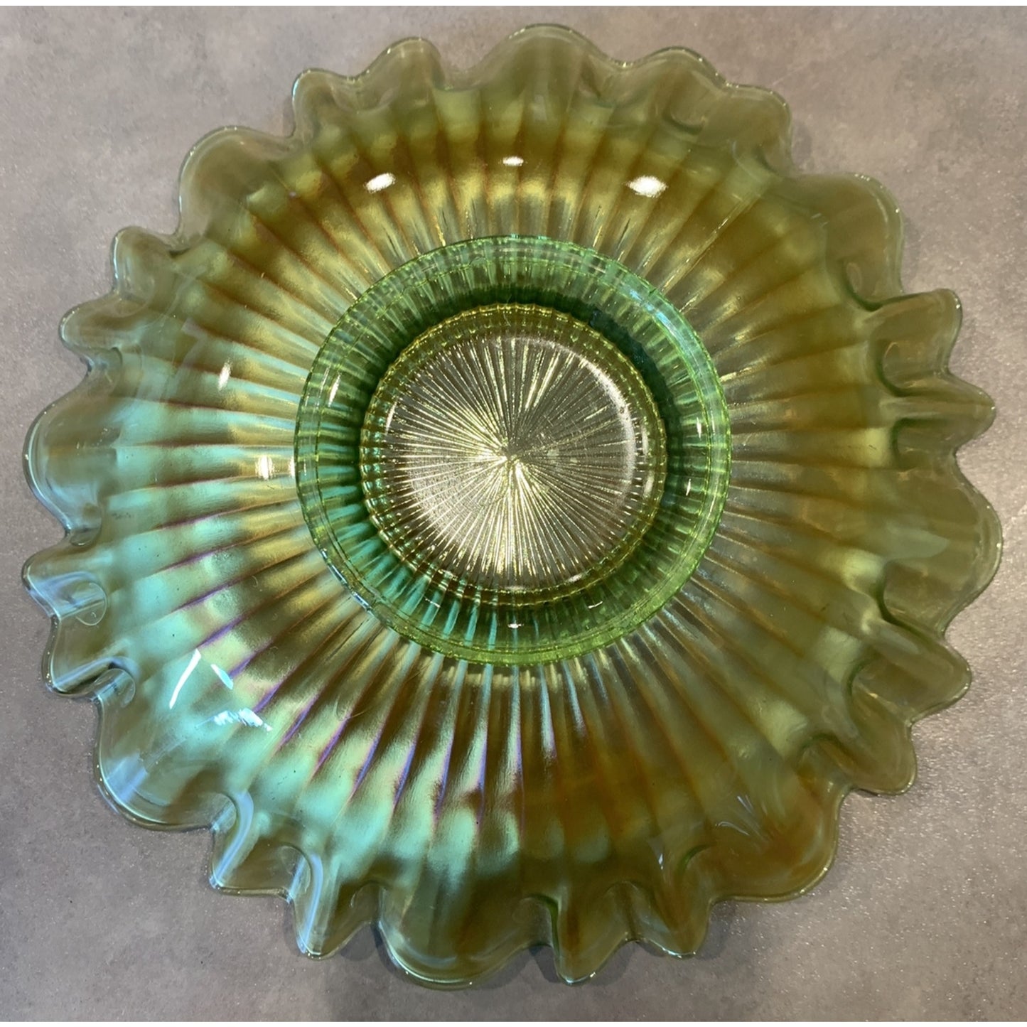 Vintage Fenton Green Carnival Glass Stippled Rays Ruffled Crimped Bowl