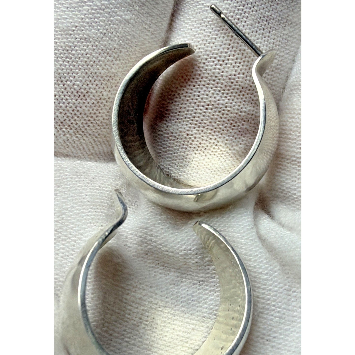 James Avery Sterling Silver Retired Large Hammered Hoop Earrings 7 grams As Is