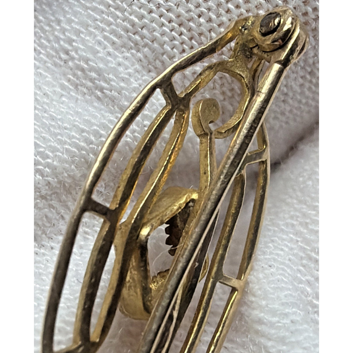 Art Nouveau 10K Yellow Gold Ornate Bar Pin As Is