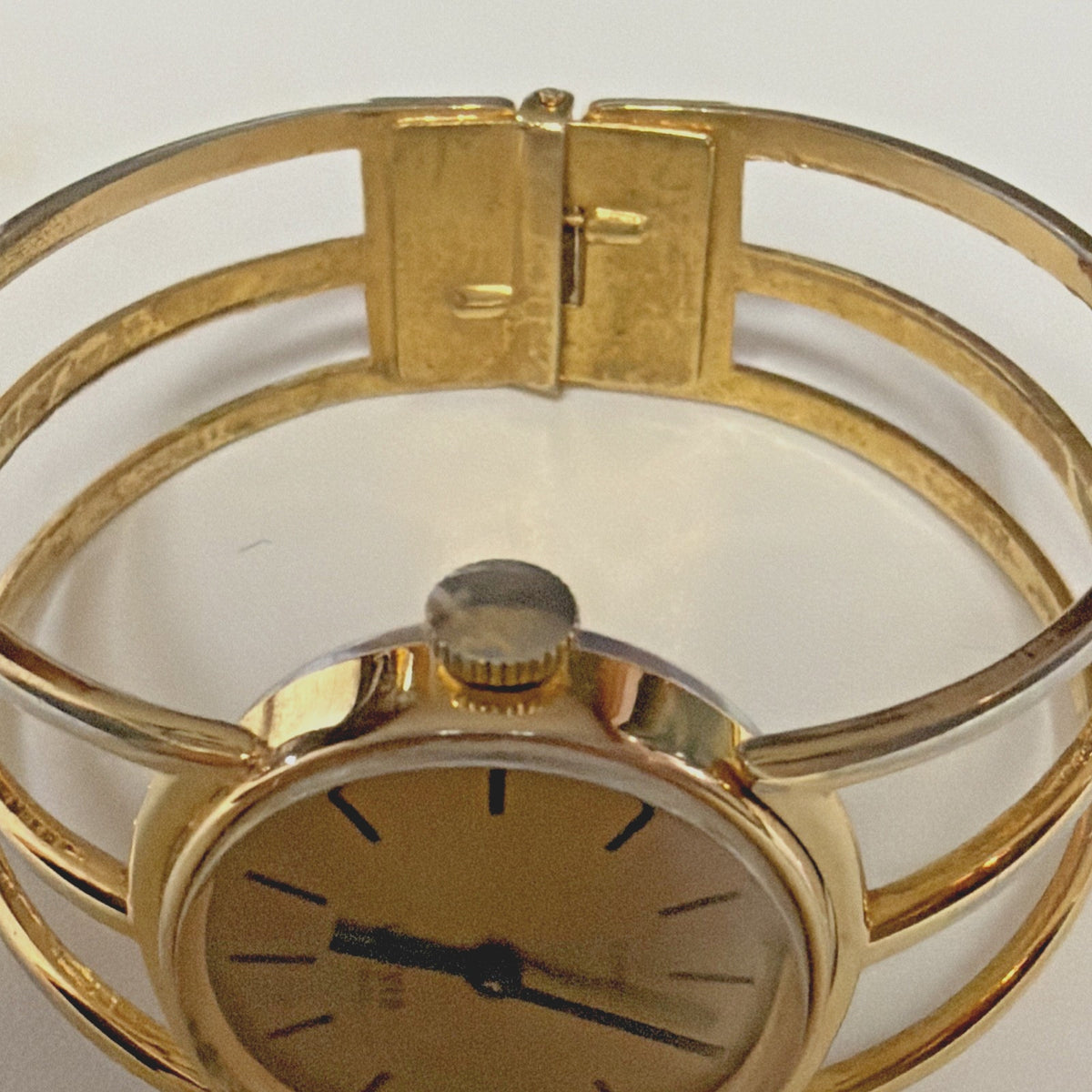 Vintage Royal Dynasty 17 Jewels Watch Cuff Bracelet Gold Tone Works