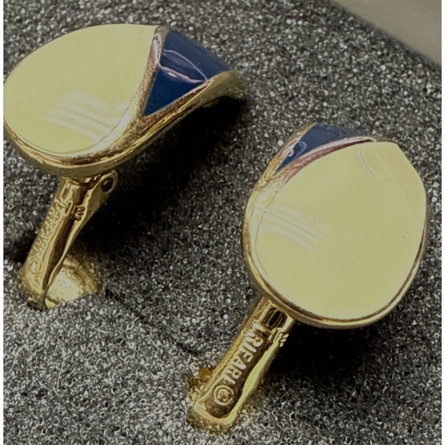 Vintage Crown Trifari Gold Tone Enamel Cream White Navy Blue Clip On Earrings