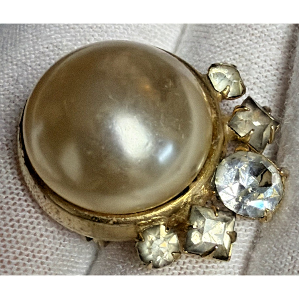Vtg Coro Faux Pearl Button Cabochon Pin Clear Rhinestone Waterfall Pin Brooch
