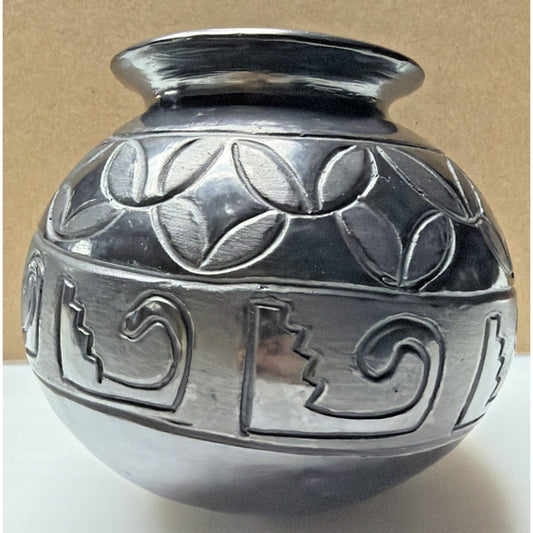 Vintage Dona Rosa Barro Negro Oaxaca Black Clay Pottery Vase Mexico