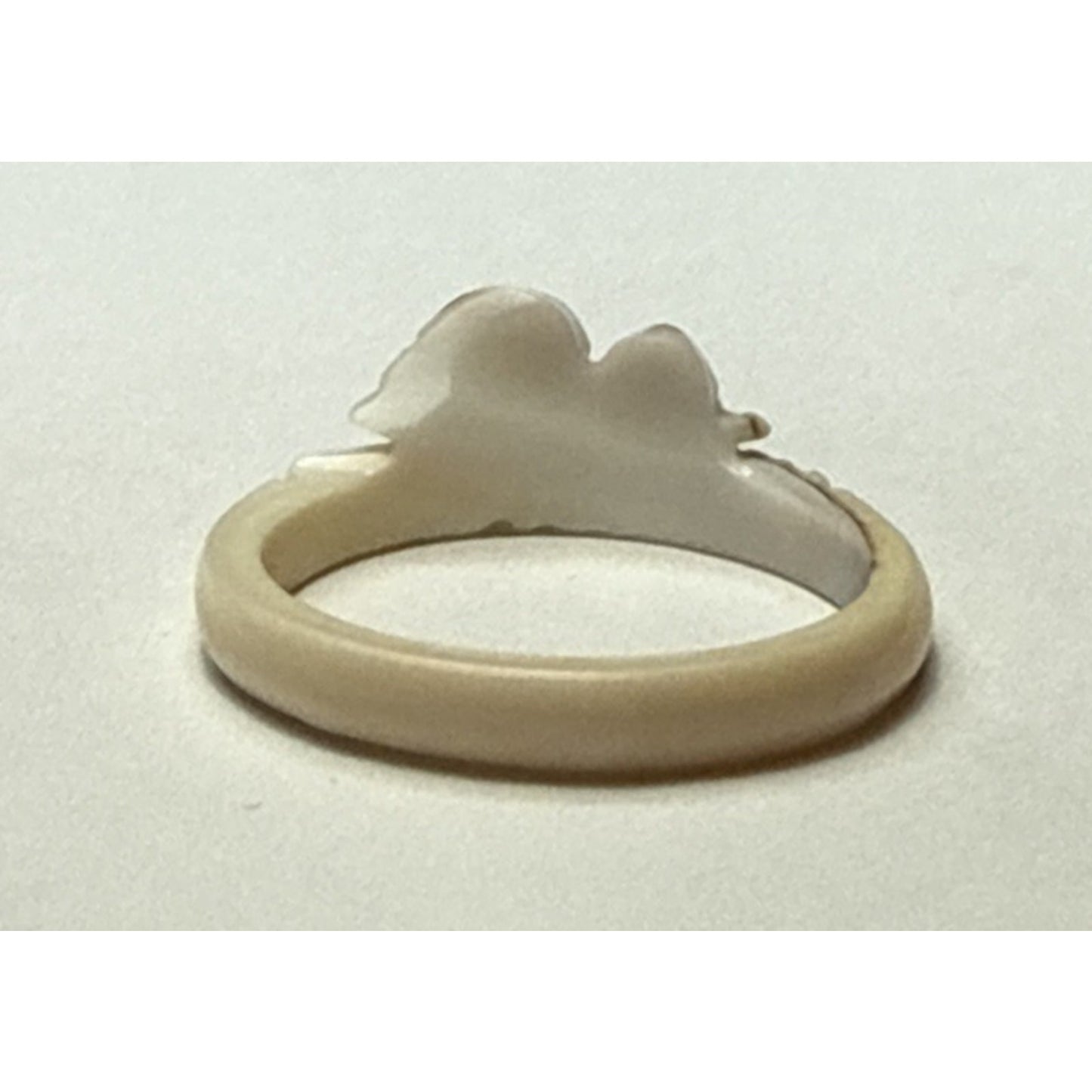 Vintage Southwest Style Bird in Flight Carved Shell Ring Sz 5.75