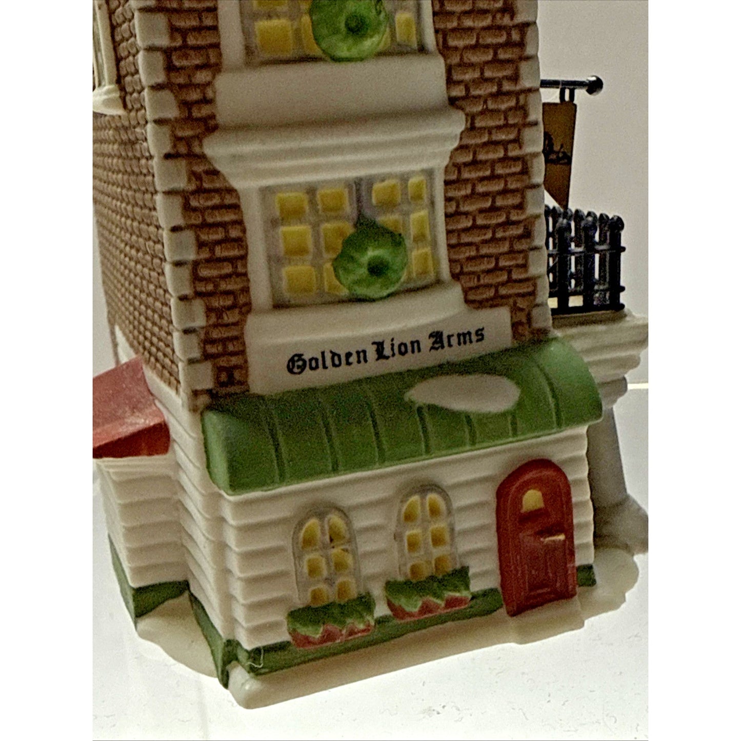 Vtg Dept 56 Dickens Heritage Village Collection Ornament Crown Cricket Inn 1992