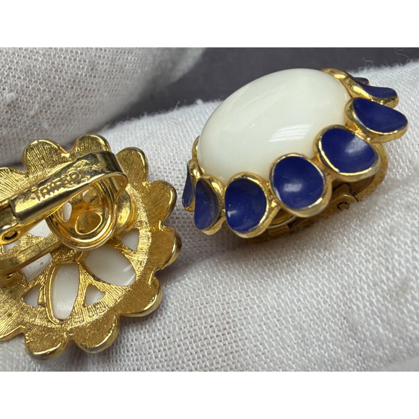 Vtg Crown Trifari White Lucite Blue Enamel Choker Necklace Earrings Set As Is