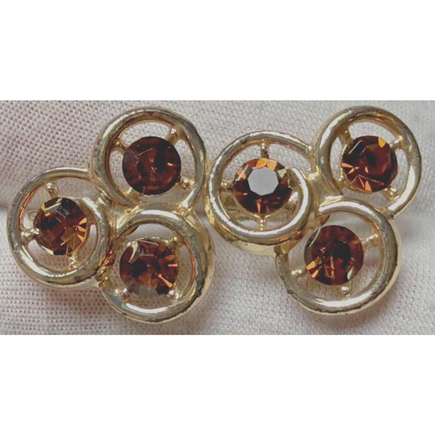 Crown Trifari Gold Tone Brown Topaz Rhinestone Flower Screw Back Earrings As Is